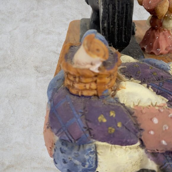 SAN FRANCISCO COMPANY -- Sewing Machine Music Box, Quilting Material, Winds Up - Picture 11 of 12